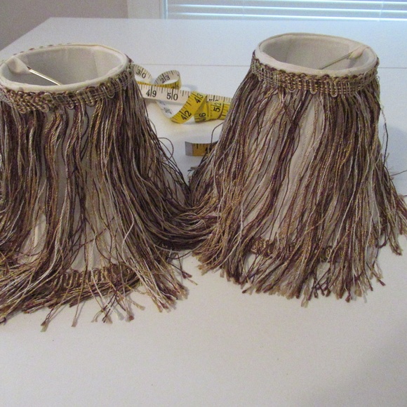 Pair Fringed lampshades (2) - Picture 1 of 7